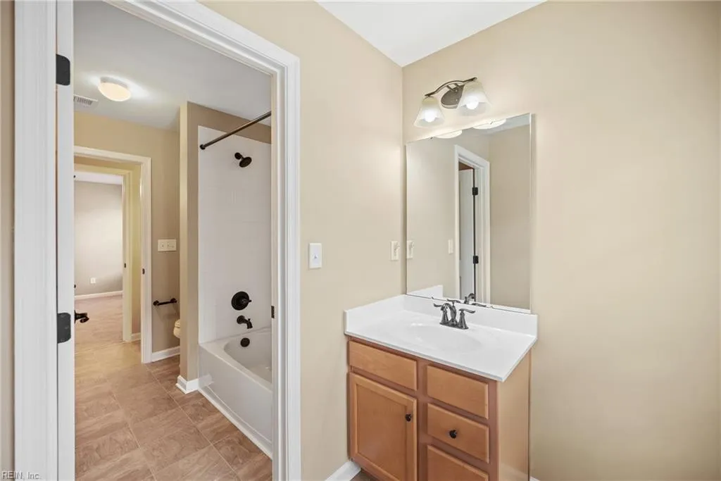 Suffolk, Virginia 23434, United States, 5 Bedrooms Bedrooms, ,5 BathroomsBathrooms,Residential,Pending,3781