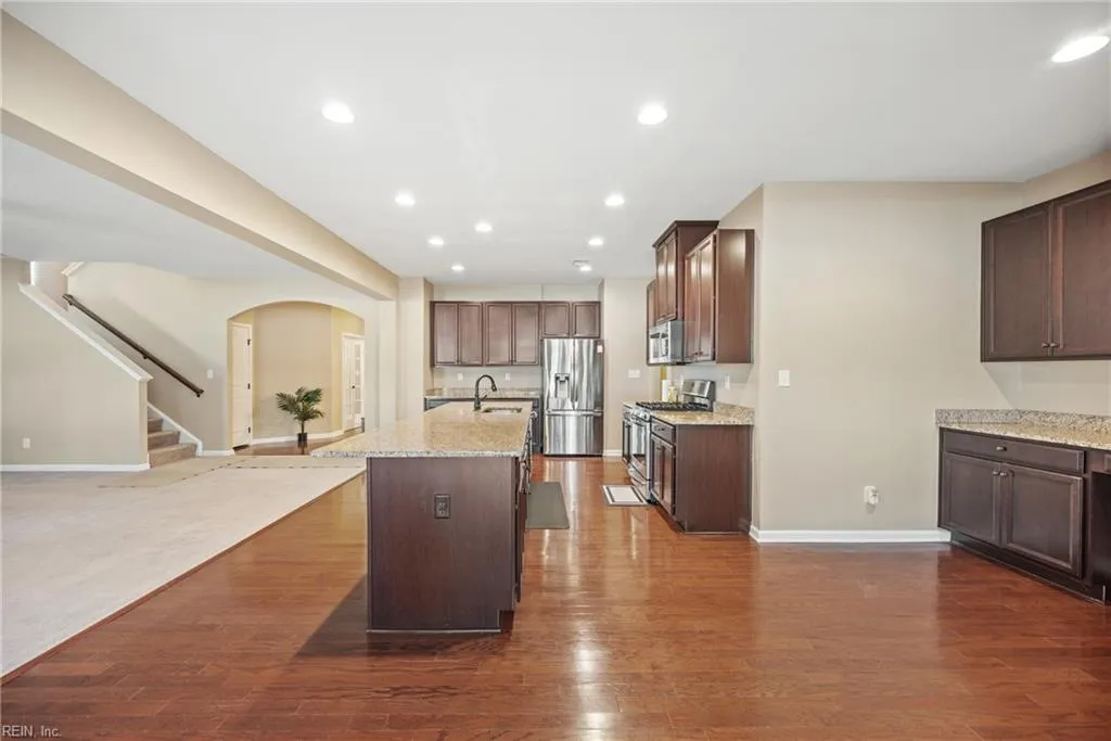 Suffolk, Virginia 23434, United States, 5 Bedrooms Bedrooms, ,5 BathroomsBathrooms,Residential,Pending,3781