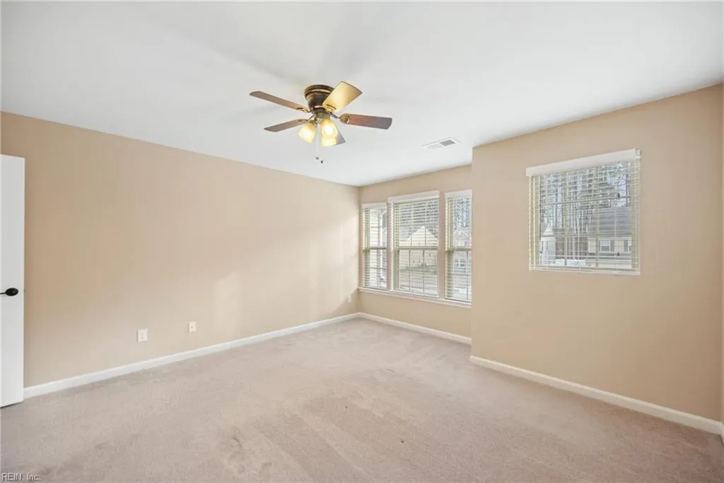 Suffolk, Virginia 23434, United States, 5 Bedrooms Bedrooms, ,5 BathroomsBathrooms,Residential,Pending,3781