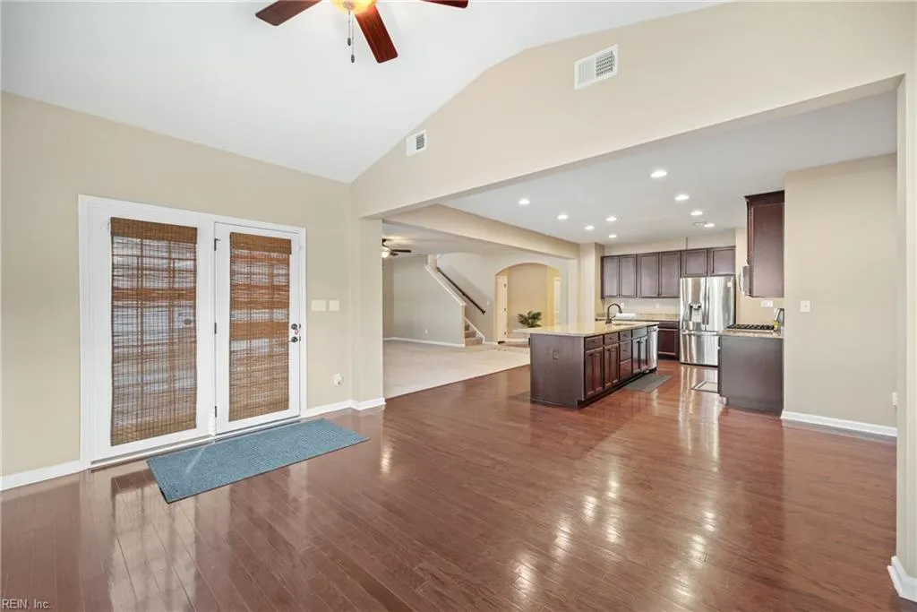 Suffolk, Virginia 23434, United States, 5 Bedrooms Bedrooms, ,5 BathroomsBathrooms,Residential,Pending,3781