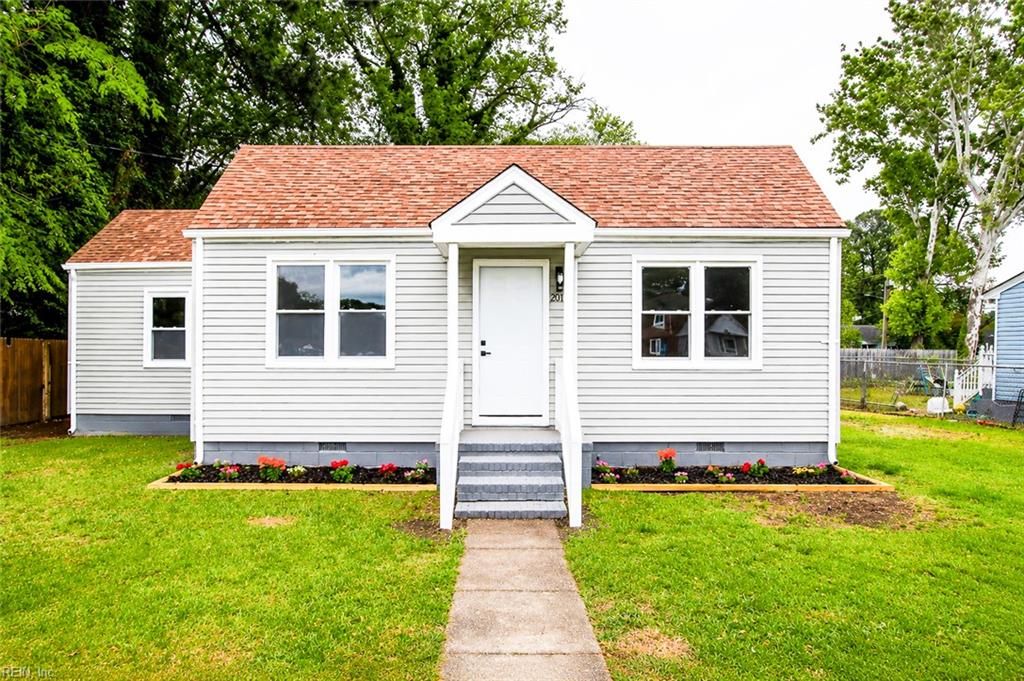 Photo of 2011 Columbus Avenue, Portsmouth, VA 23704 (MLS # 10634893)
