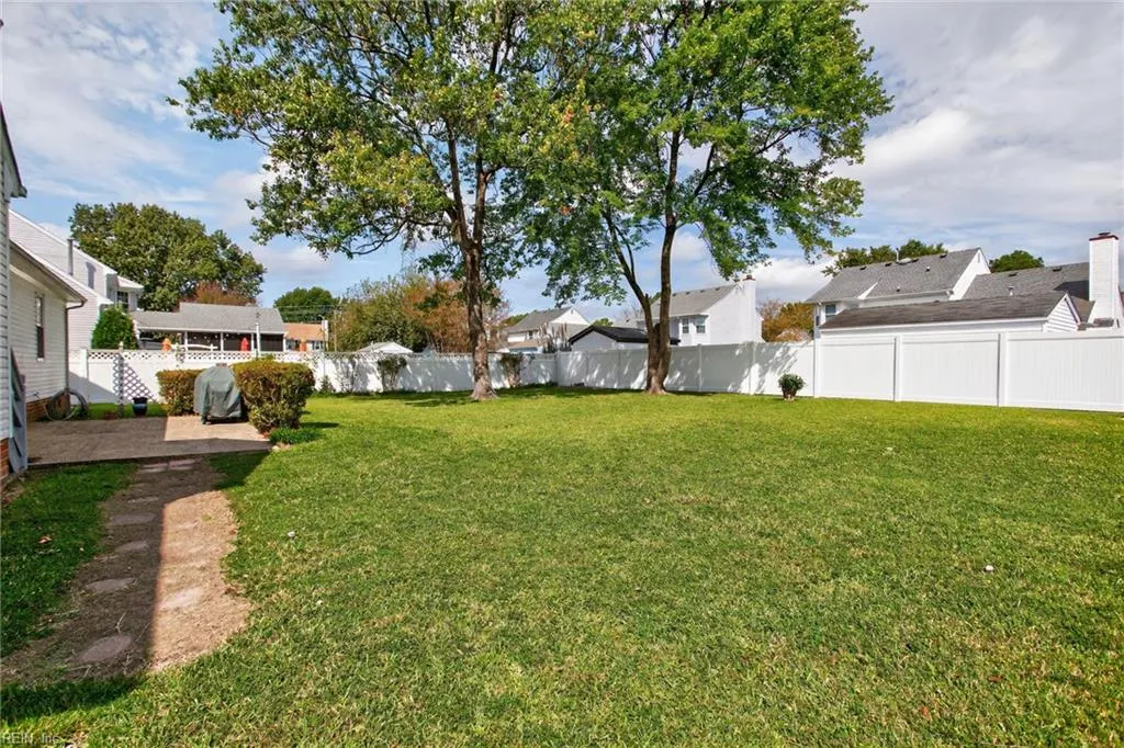 Chesapeake, Virginia 23320, United States, 4 Bedrooms Bedrooms, ,2 BathroomsBathrooms,Residential,Active,220926