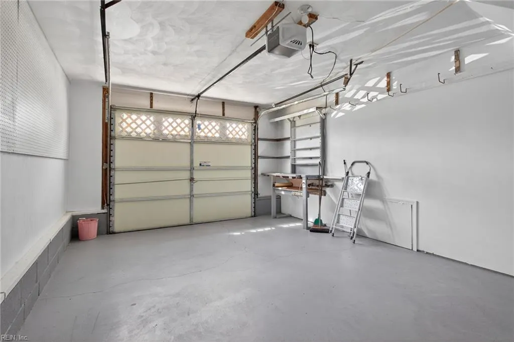 Chesapeake, Virginia 23320, United States, 4 Bedrooms Bedrooms, ,2 BathroomsBathrooms,Residential,Active,220926