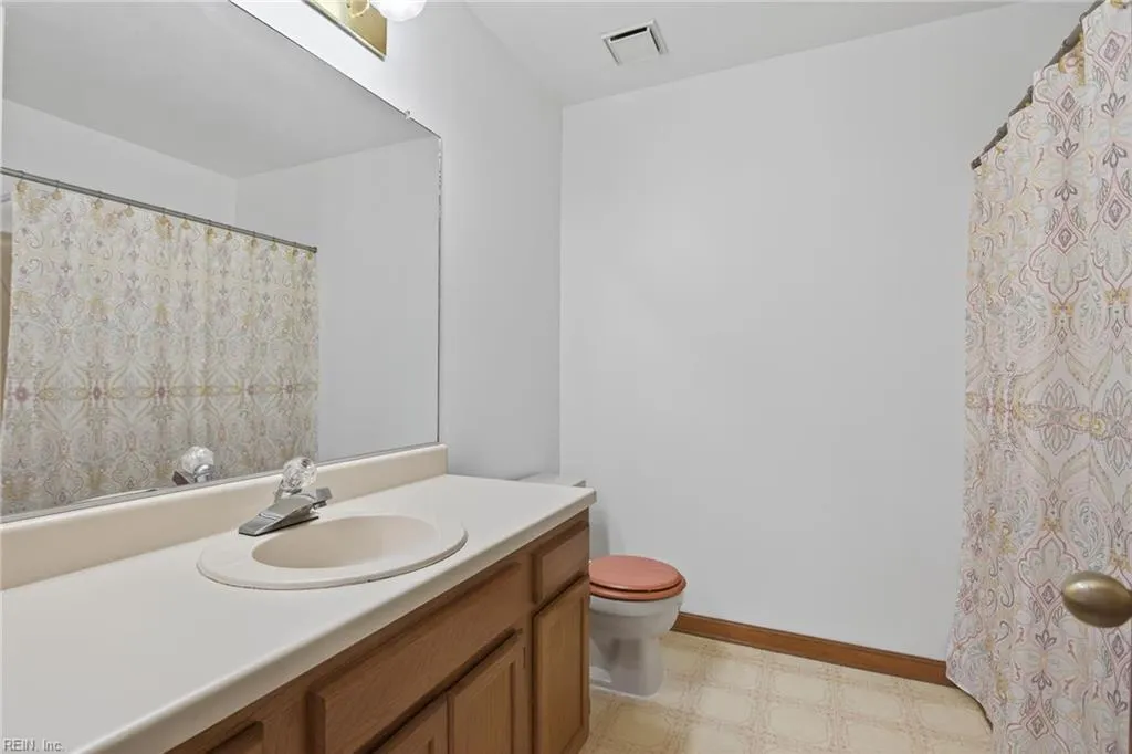 Chesapeake, Virginia 23320, United States, 4 Bedrooms Bedrooms, ,2 BathroomsBathrooms,Residential,Active,220926