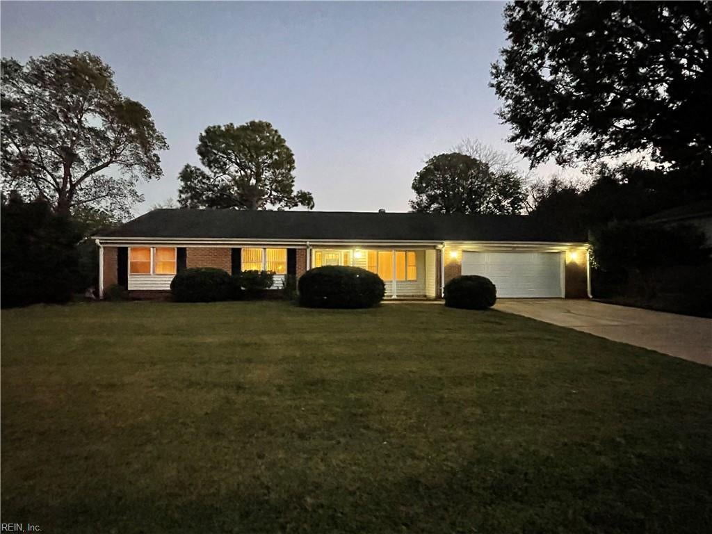 Photo of 824 Timberlake Drive, Virginia Beach, VA 23464 (MLS # 10657728)