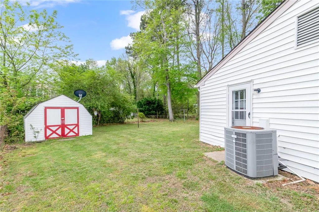 Hampton, Virginia 23669, United States, 3 Bedrooms Bedrooms, ,2 BathroomsBathrooms,Residential,Pending,110598