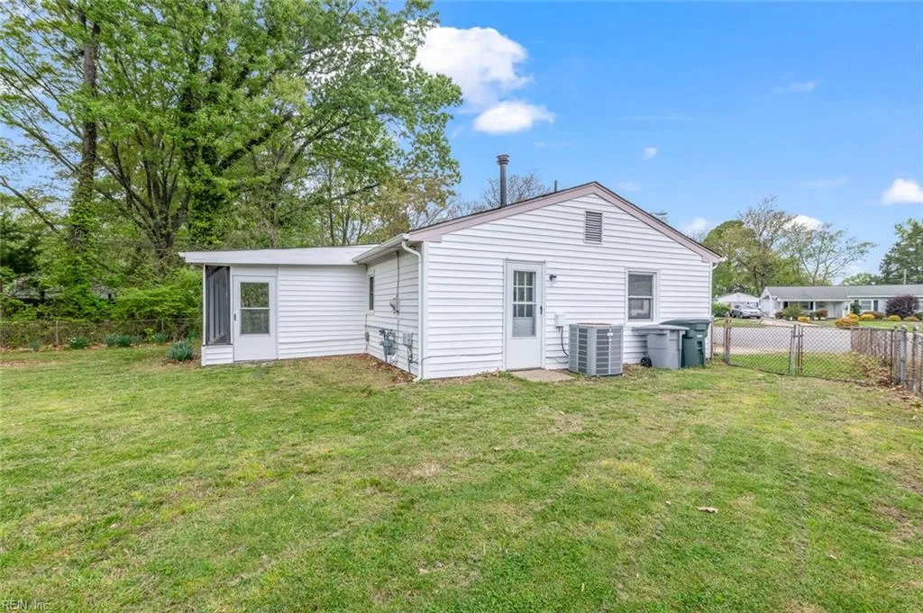 Hampton, Virginia 23669, United States, 3 Bedrooms Bedrooms, ,2 BathroomsBathrooms,Residential,Pending,110598