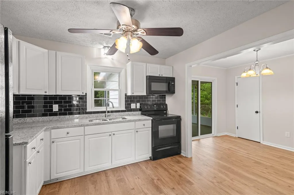 Hampton, Virginia 23669, United States, 3 Bedrooms Bedrooms, ,2 BathroomsBathrooms,Residential,Pending,110598