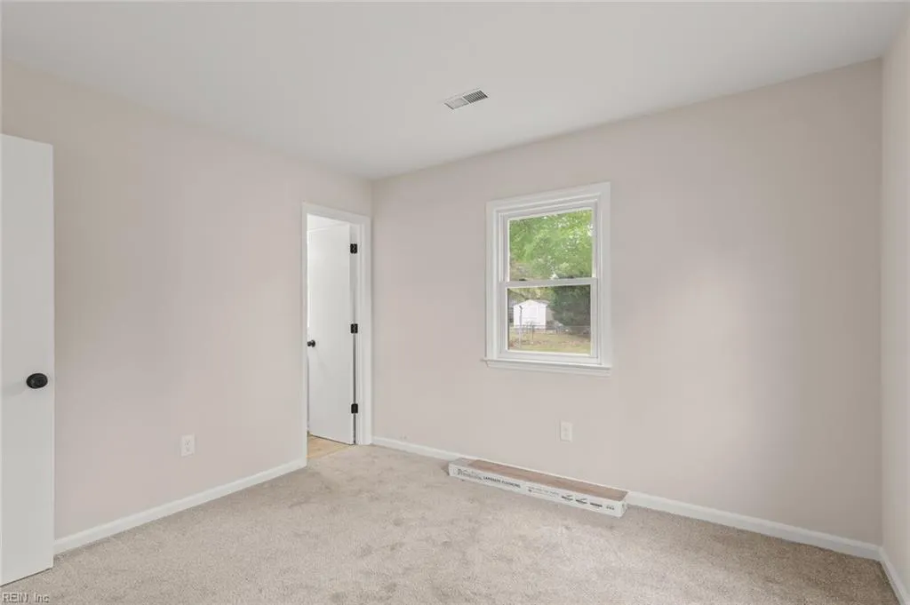 Hampton, Virginia 23669, United States, 3 Bedrooms Bedrooms, ,2 BathroomsBathrooms,Residential,Pending,110598