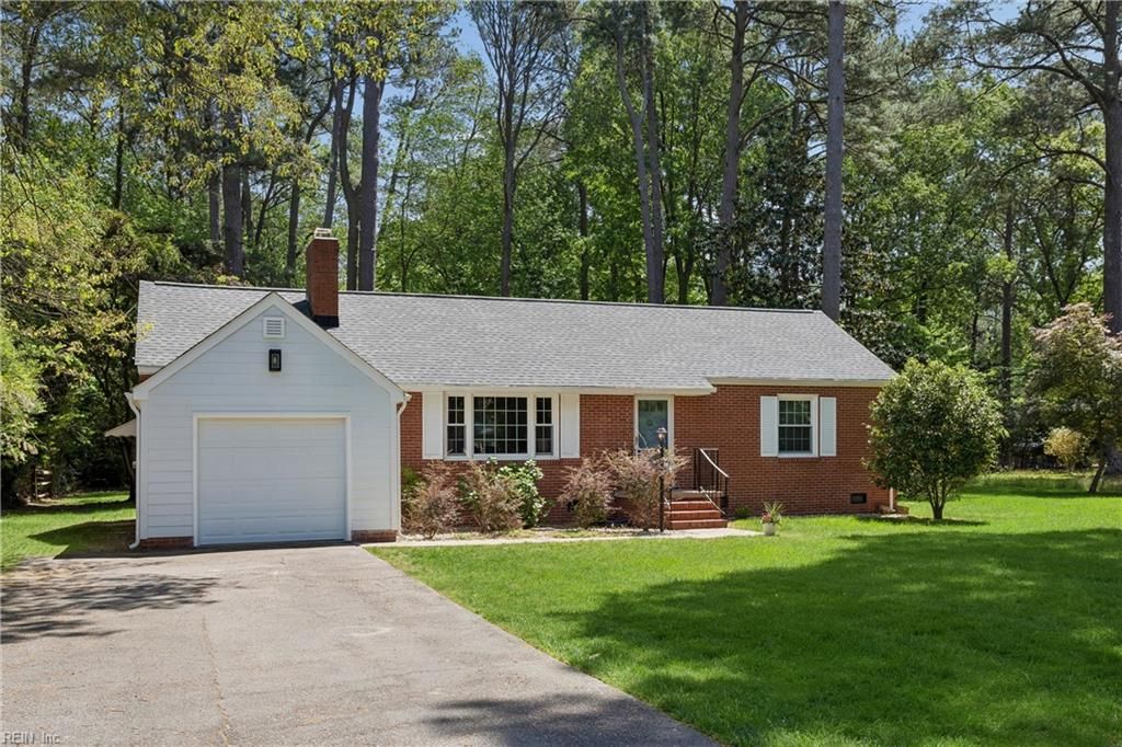 Photo of 200 Mistletoe Drive, Newport News, VA 23606 (MLS # 10631737)