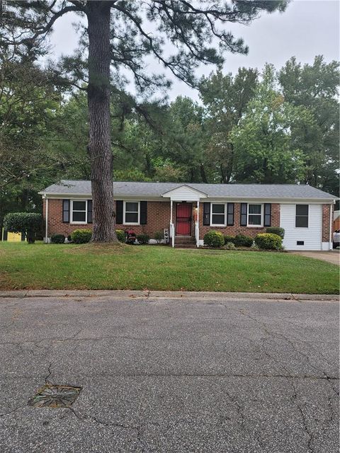 Photo of 1154 Carrington Crescent N, Portsmouth, VA 23701 (MLS # 10606337)