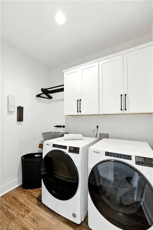 Chesapeake, Virginia 23322, United States, 4 Bedrooms Bedrooms, ,4 BathroomsBathrooms,Residential,Pending,180345