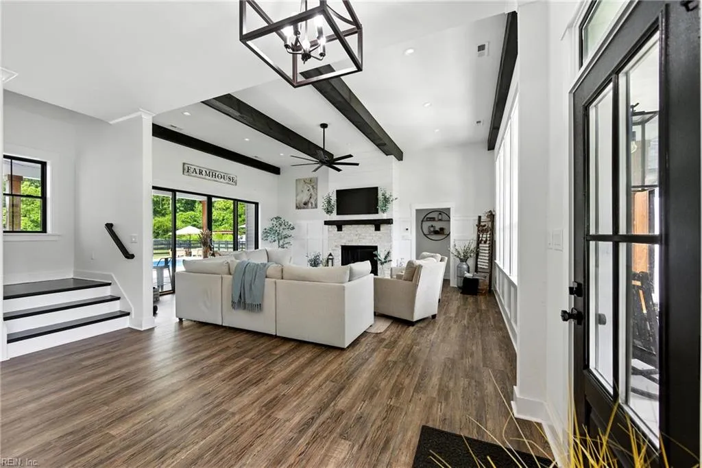 Chesapeake, Virginia 23322, United States, 4 Bedrooms Bedrooms, ,4 BathroomsBathrooms,Residential,Pending,180345