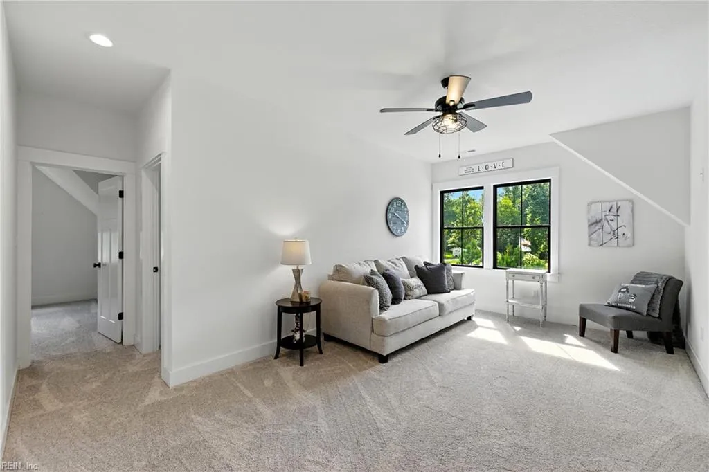 Chesapeake, Virginia 23322, United States, 4 Bedrooms Bedrooms, ,4 BathroomsBathrooms,Residential,Pending,180345