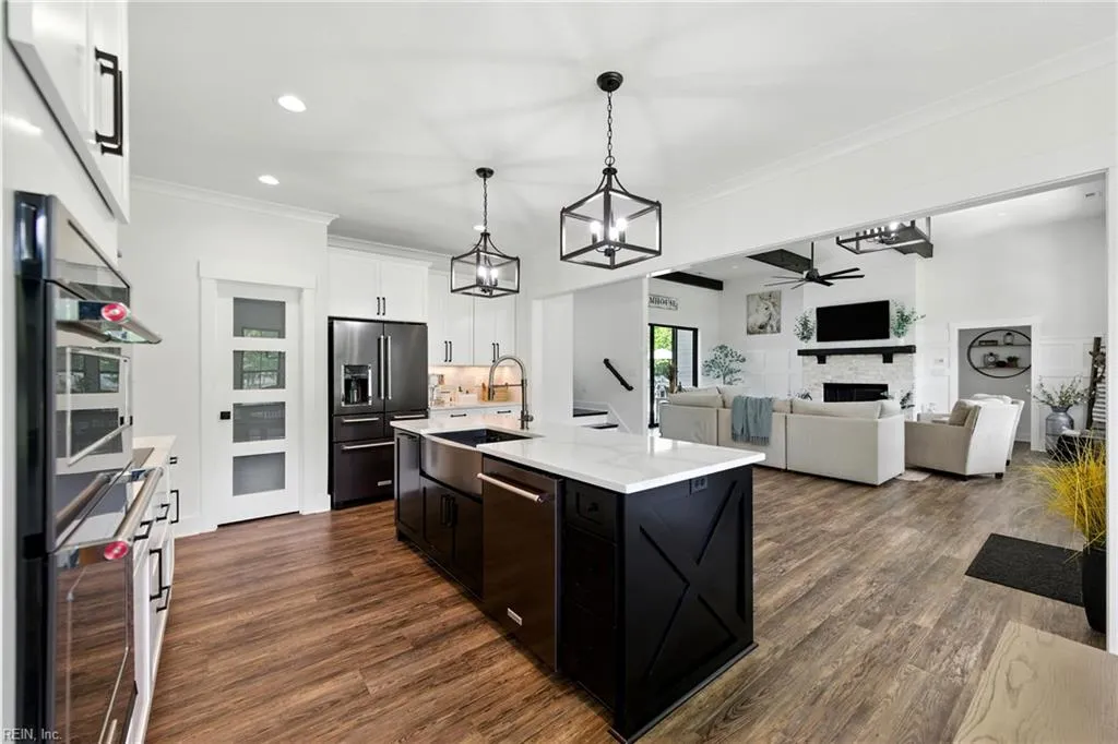 Chesapeake, Virginia 23322, United States, 4 Bedrooms Bedrooms, ,4 BathroomsBathrooms,Residential,Pending,180345