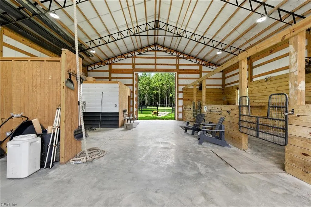 Chesapeake, Virginia 23322, United States, 4 Bedrooms Bedrooms, ,4 BathroomsBathrooms,Residential,Pending,180345