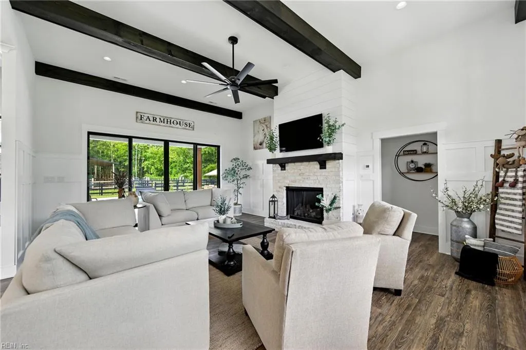 Chesapeake, Virginia 23322, United States, 4 Bedrooms Bedrooms, ,4 BathroomsBathrooms,Residential,Pending,180345