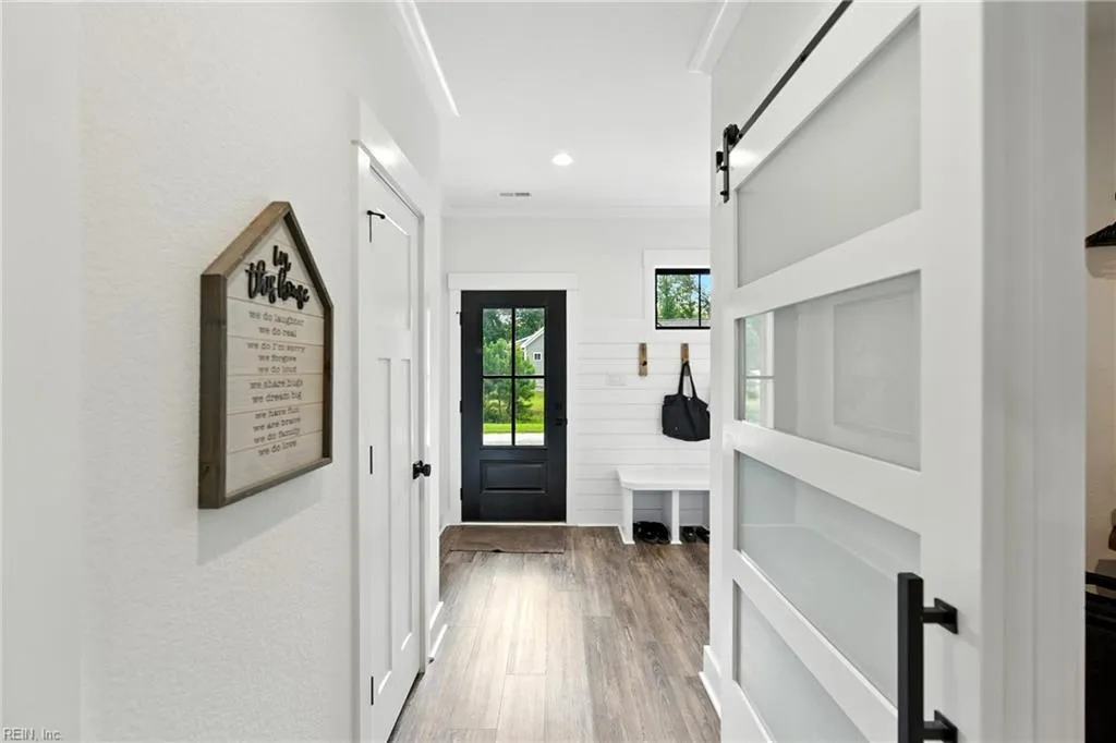 Chesapeake, Virginia 23322, United States, 4 Bedrooms Bedrooms, ,4 BathroomsBathrooms,Residential,Pending,180345