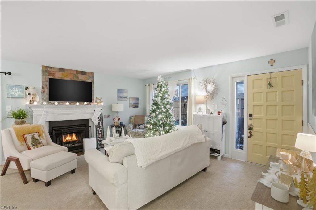 Photo of 2544 Cove Point Place, Virginia Beach, VA 23454 (MLS # 10619133)