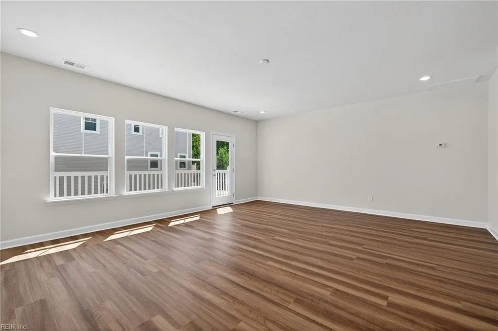 Suffolk, Virginia 23435, United States, 3 Bedrooms Bedrooms, ,3 BathroomsBathrooms,Residential,Active,181186