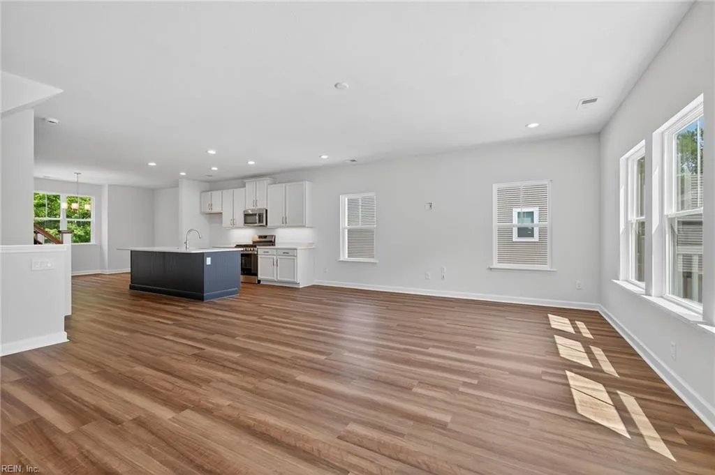 Suffolk, Virginia 23435, United States, 3 Bedrooms Bedrooms, ,3 BathroomsBathrooms,Residential,Active,181186