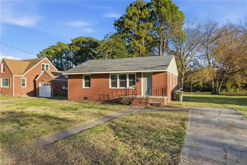 Photo of 26 Westminister Drive, Hampton, VA 23666 (MLS # 10620228)