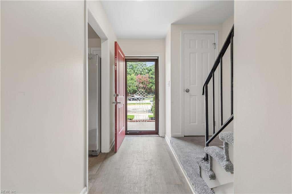 Photo of 399 Deputy Lane #E, Newport News, VA 23608 (MLS # 10646546)