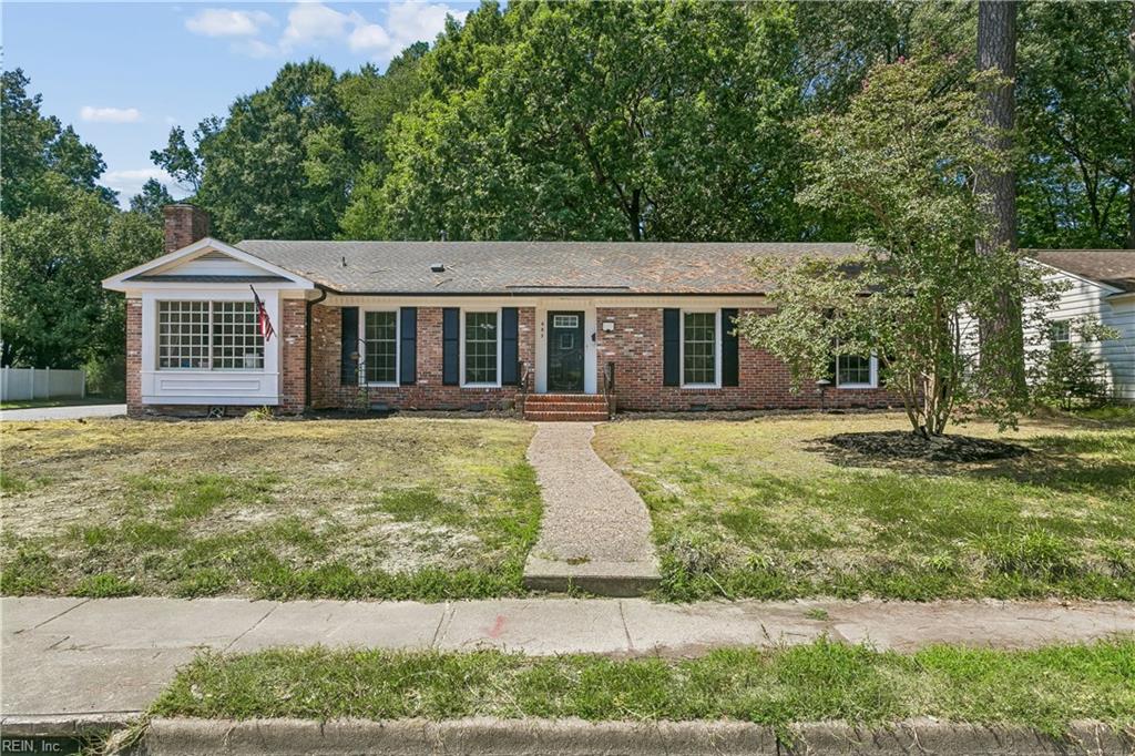 Photo of 682 Village Green Parkway, Newport News, VA 23602 (MLS # 10651591)