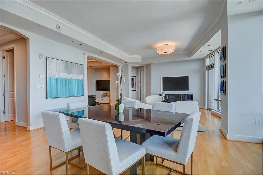 Virginia Beach, Virginia 23462, United States, 2 Bedrooms Bedrooms, ,3 BathroomsBathrooms,Residential,Active,44041