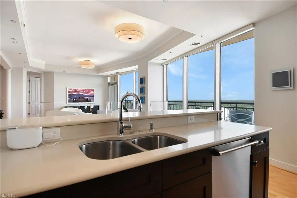 Virginia Beach, Virginia 23462, United States, 2 Bedrooms Bedrooms, ,3 BathroomsBathrooms,Residential,Active,44041