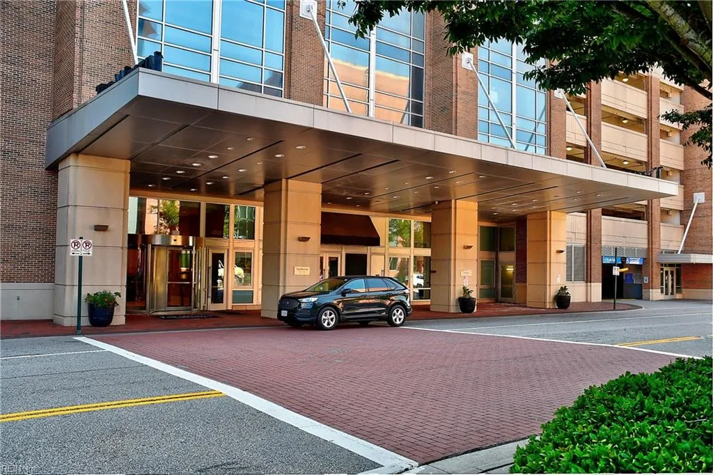 Virginia Beach, Virginia 23462, United States, 2 Bedrooms Bedrooms, ,3 BathroomsBathrooms,Residential,Active,44041