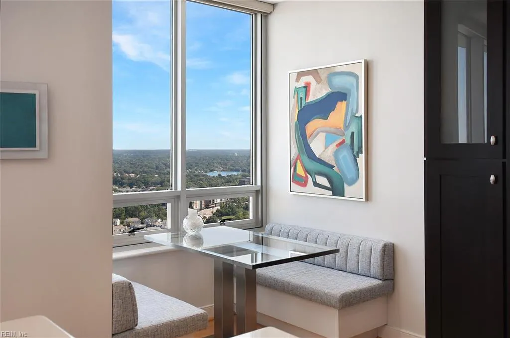 Virginia Beach, Virginia 23462, United States, 2 Bedrooms Bedrooms, ,3 BathroomsBathrooms,Residential,Active,44041