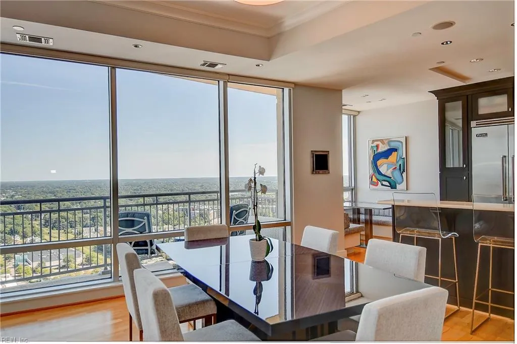 Virginia Beach, Virginia 23462, United States, 2 Bedrooms Bedrooms, ,3 BathroomsBathrooms,Residential,Active,44041