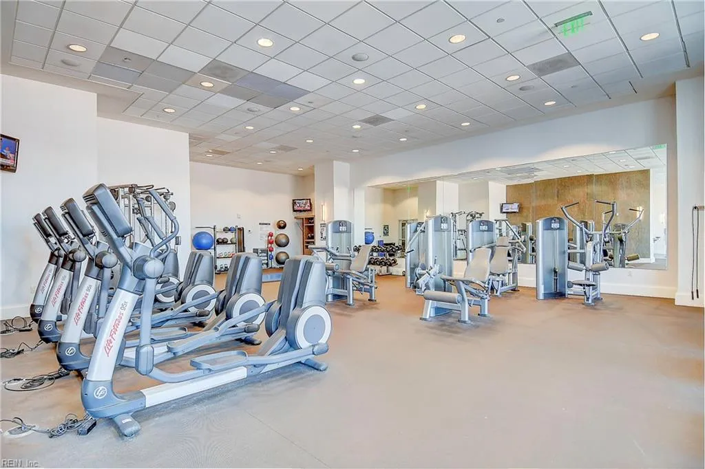 Virginia Beach, Virginia 23462, United States, 2 Bedrooms Bedrooms, ,3 BathroomsBathrooms,Residential,Active,44041