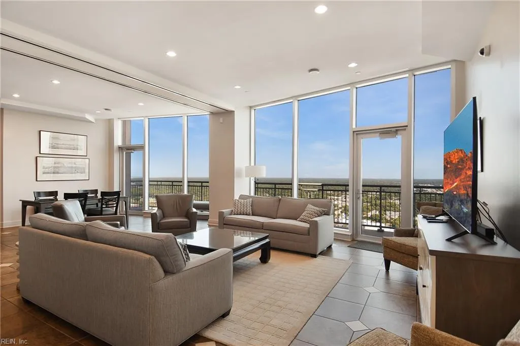 Virginia Beach, Virginia 23462, United States, 2 Bedrooms Bedrooms, ,3 BathroomsBathrooms,Residential,Active,44041