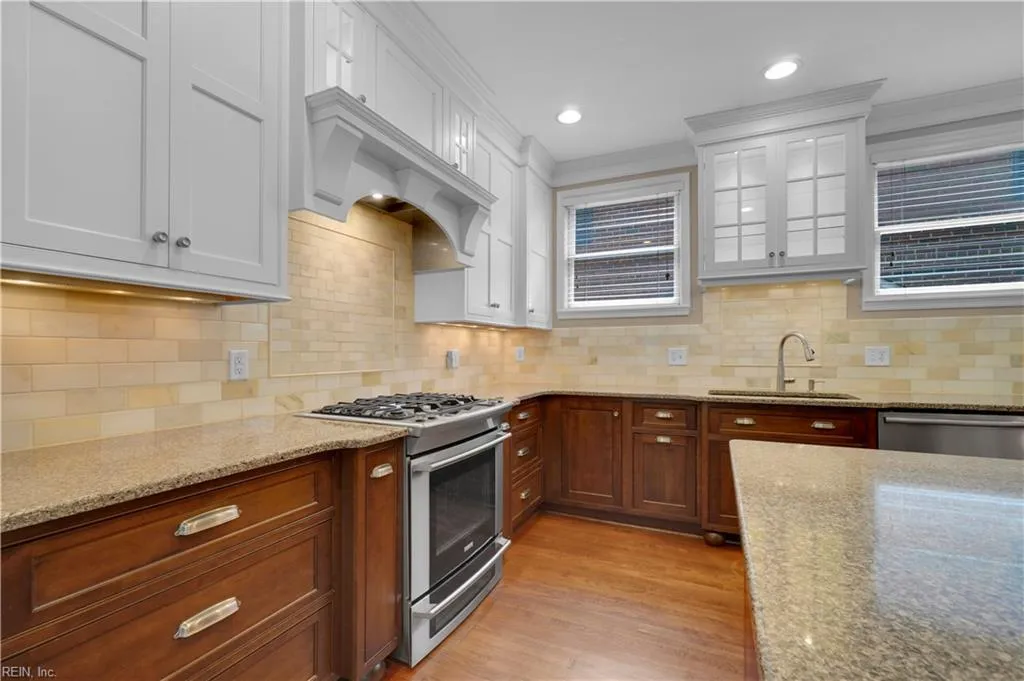 Norfolk, Virginia 23507, United States, 4 Bedrooms Bedrooms, ,3 BathroomsBathrooms,Residential,Active,209329