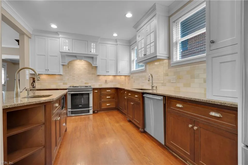 Norfolk, Virginia 23507, United States, 4 Bedrooms Bedrooms, ,3 BathroomsBathrooms,Residential,Active,209329