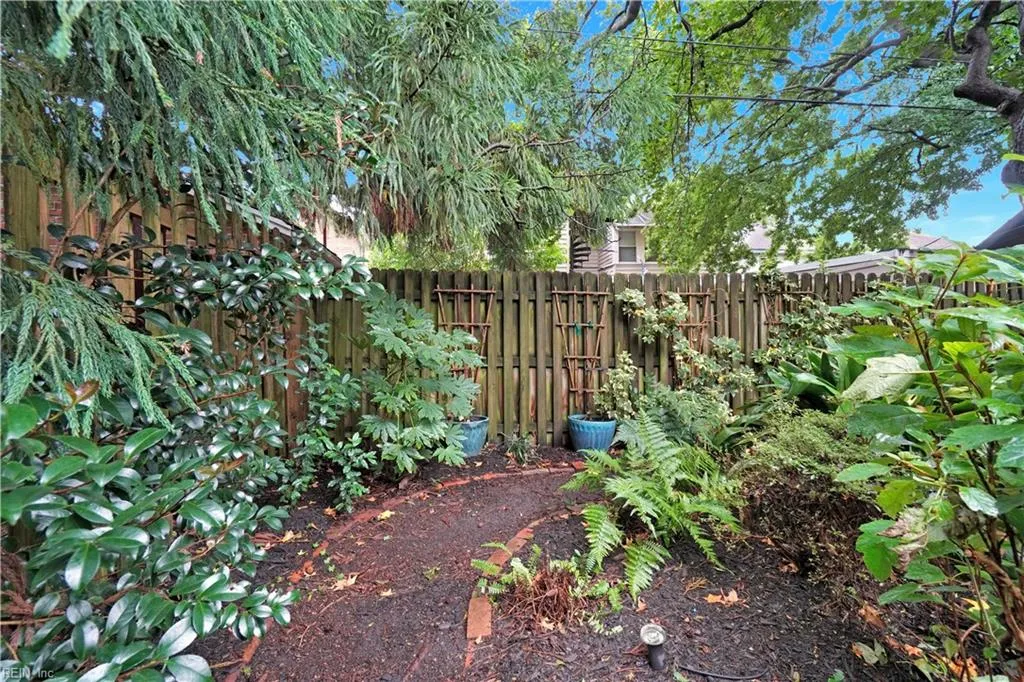 Norfolk, Virginia 23507, United States, 4 Bedrooms Bedrooms, ,3 BathroomsBathrooms,Residential,Active,209329