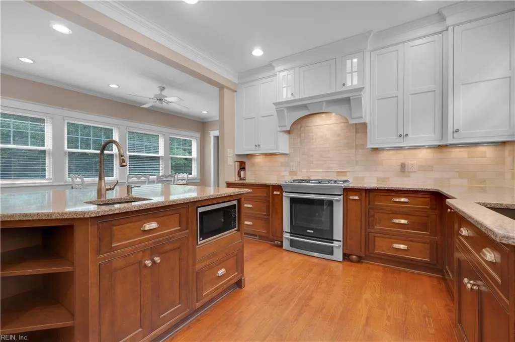 Norfolk, Virginia 23507, United States, 4 Bedrooms Bedrooms, ,3 BathroomsBathrooms,Residential,Active,209329