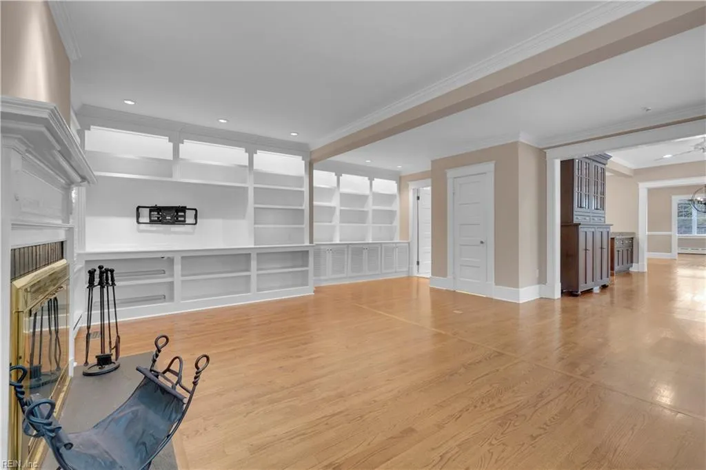 Norfolk, Virginia 23507, United States, 4 Bedrooms Bedrooms, ,3 BathroomsBathrooms,Residential,Active,209329