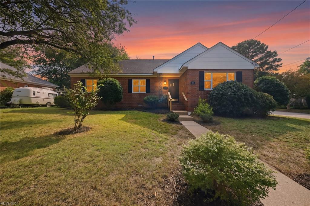 Photo of 201 Forsythe Street, Norfolk, VA 23505 (MLS # 10656101)