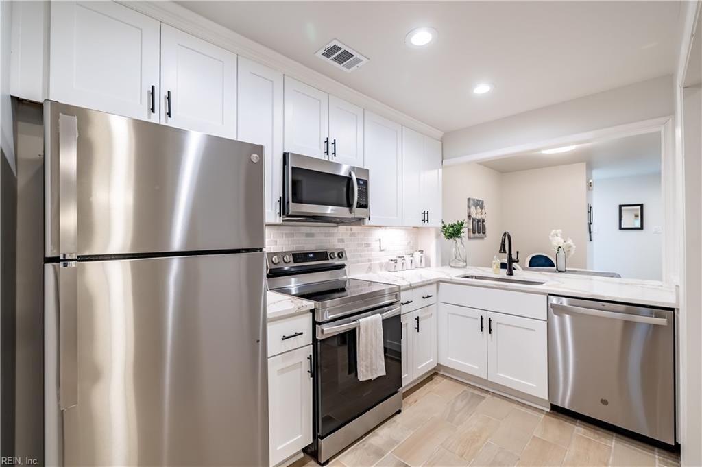 Photo of 1110 Crist Place, Virginia Beach, VA 23454 (MLS # 10631242)