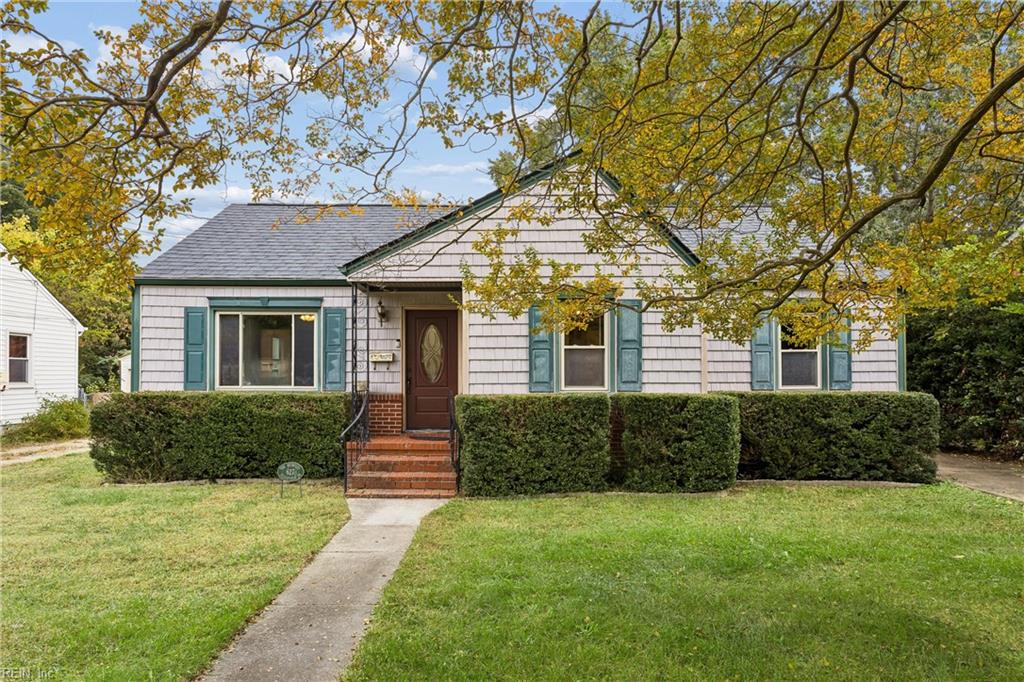 Photo of 627 Sedgefield Drive, Newport News, VA 23605 (MLS # 10659980)