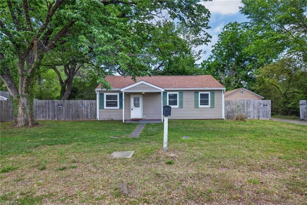Photo of 237 Beacon Road, Portsmouth, VA 23702 (MLS # 10636291)