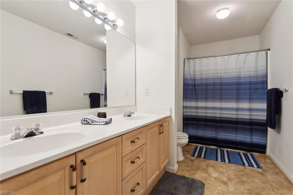 Virginia Beach, Virginia 23453, United States, 5 Bedrooms Bedrooms, ,3 BathroomsBathrooms,Residential,Active,130730