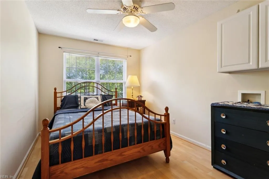 Virginia Beach, Virginia 23453, United States, 5 Bedrooms Bedrooms, ,3 BathroomsBathrooms,Residential,Active,130730