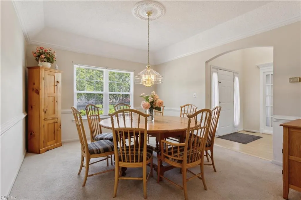 Virginia Beach, Virginia 23453, United States, 5 Bedrooms Bedrooms, ,3 BathroomsBathrooms,Residential,Active,130730