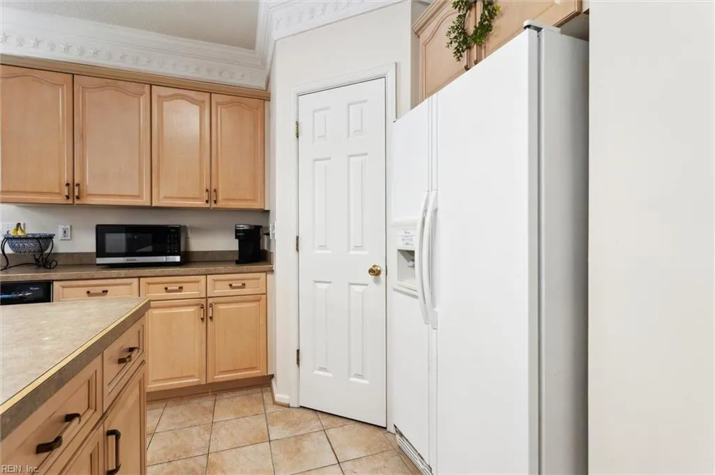 Virginia Beach, Virginia 23453, United States, 5 Bedrooms Bedrooms, ,3 BathroomsBathrooms,Residential,Active,130730