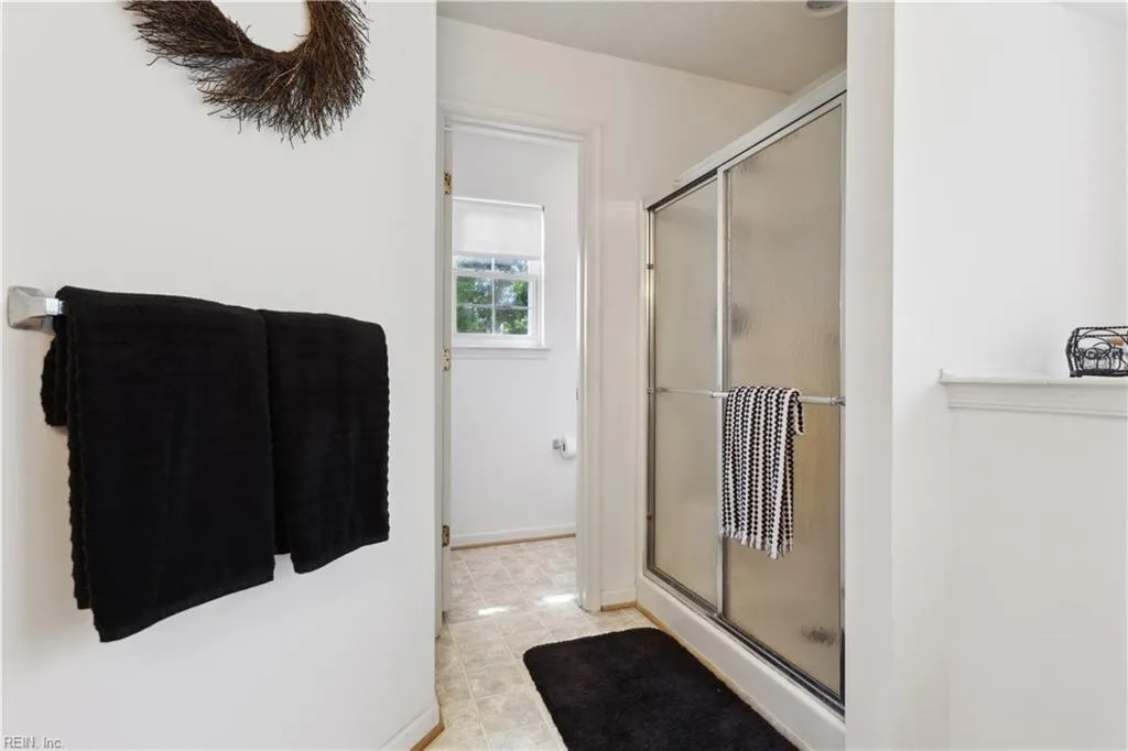 Virginia Beach, Virginia 23453, United States, 5 Bedrooms Bedrooms, ,3 BathroomsBathrooms,Residential,Active,130730