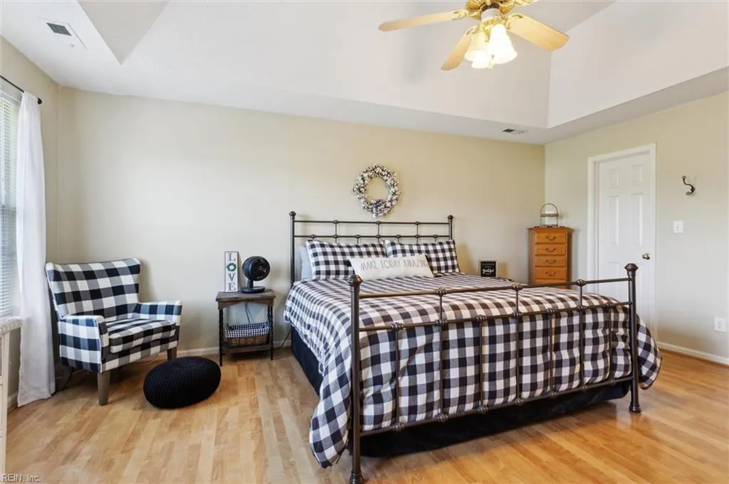 Virginia Beach, Virginia 23453, United States, 5 Bedrooms Bedrooms, ,3 BathroomsBathrooms,Residential,Active,130730